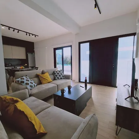 Apartment Limassolian Vibe House
