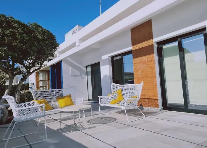 Limassolian Vibe House * Lemesos